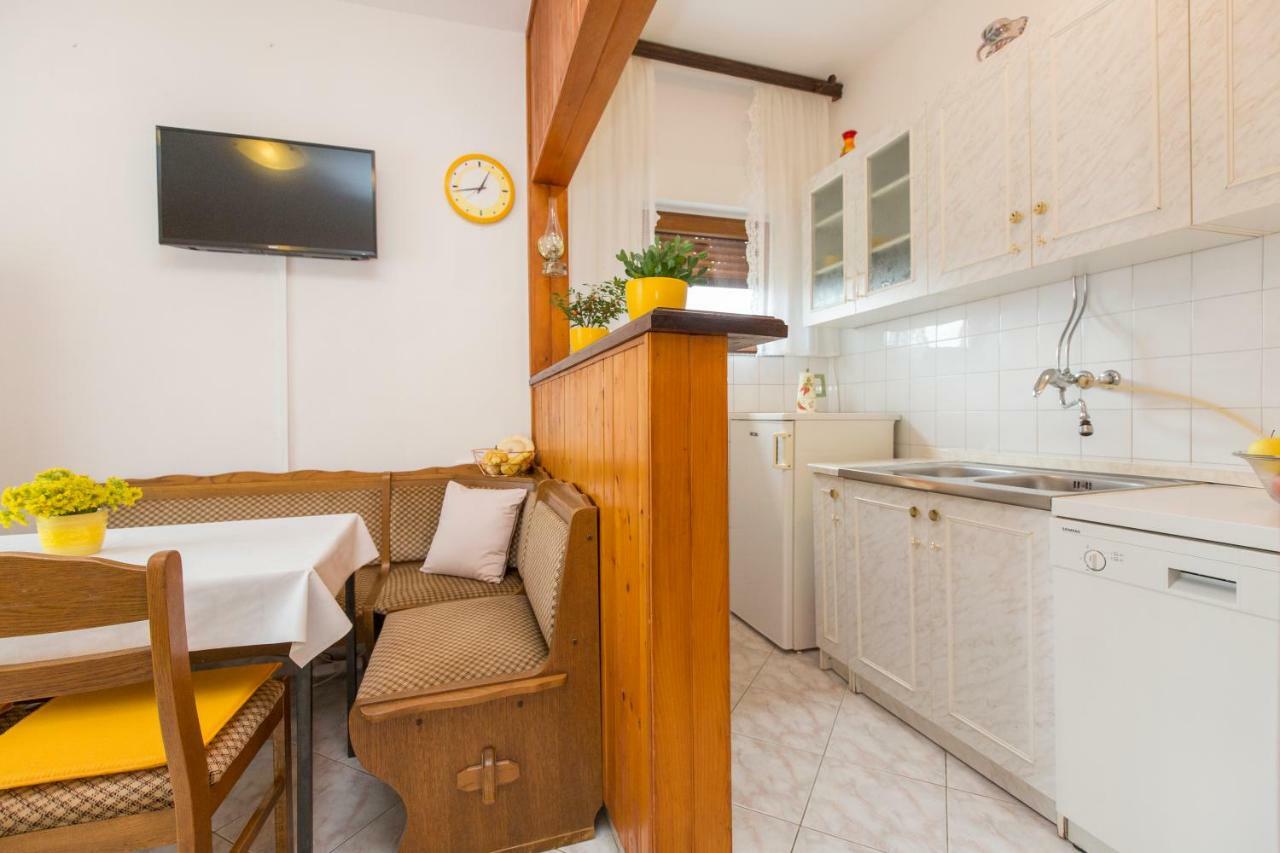 Apartman Branka ลาบิน ภายนอก รูปภาพ