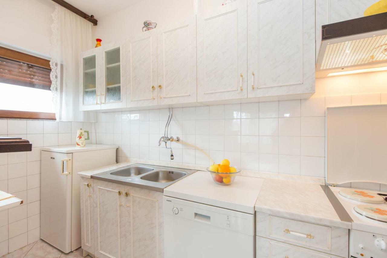Apartman Branka ลาบิน ภายนอก รูปภาพ