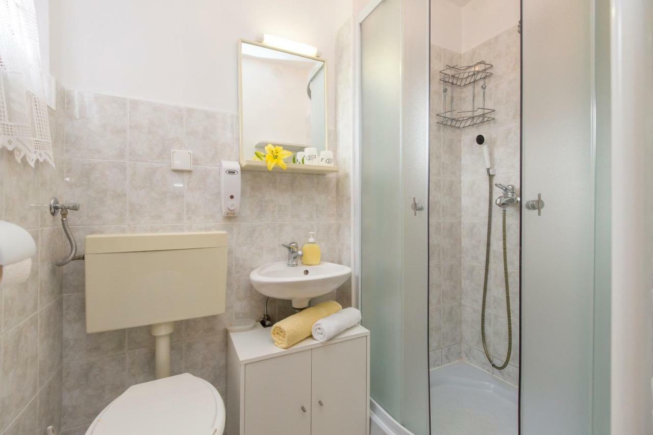 Apartman Branka ลาบิน ภายนอก รูปภาพ