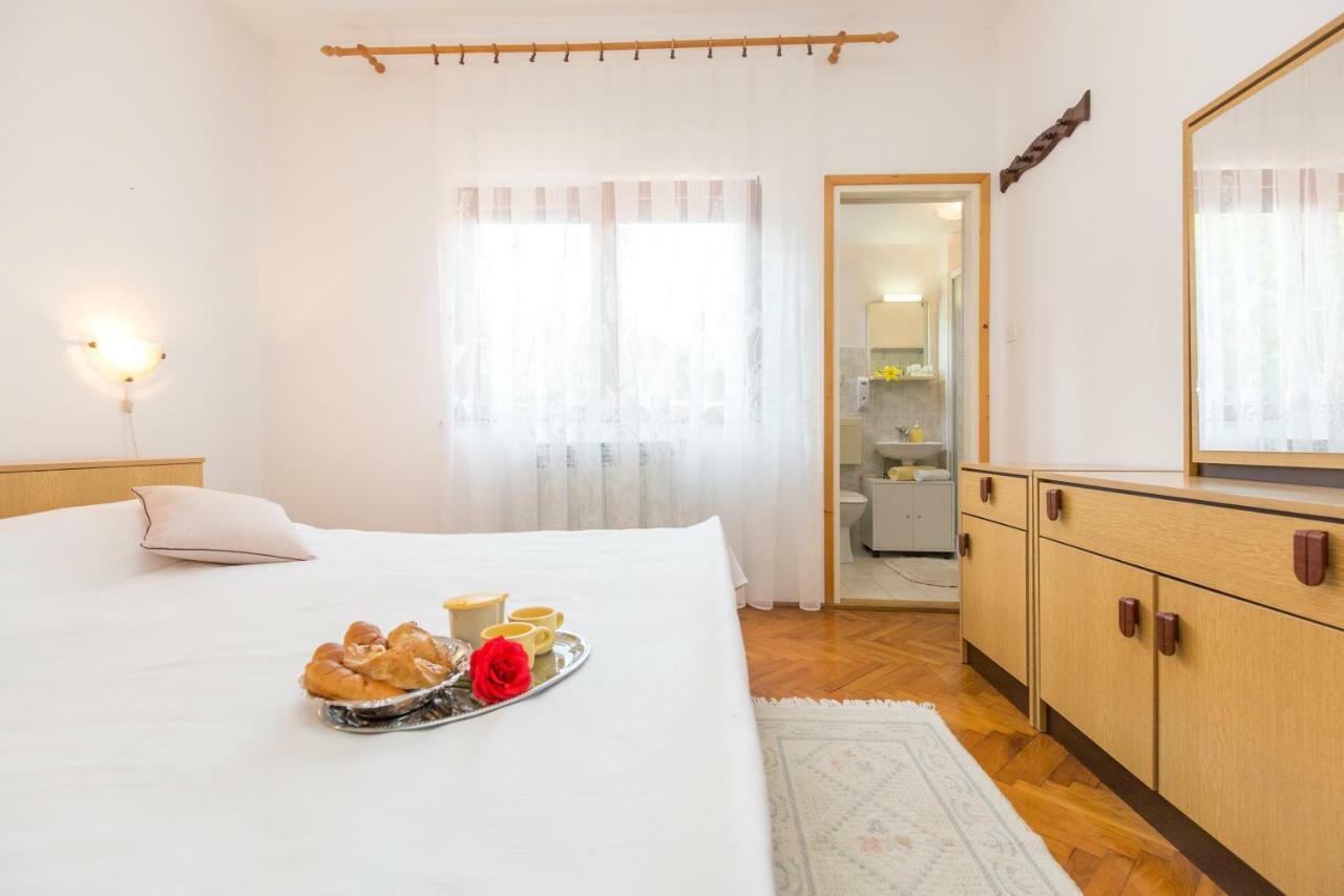 Apartman Branka ลาบิน ภายนอก รูปภาพ